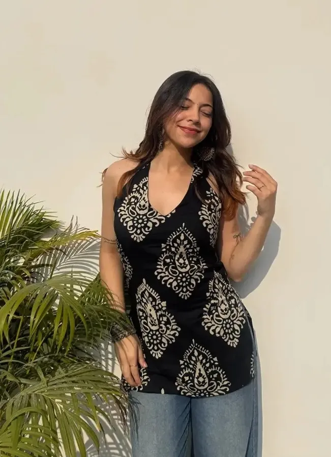Women's Designer Halter neck Backless and sleevless straight fit digital printed short kurtis (S)