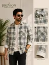 Men Regular Fit Checkered Spread Collar Casual Shirt